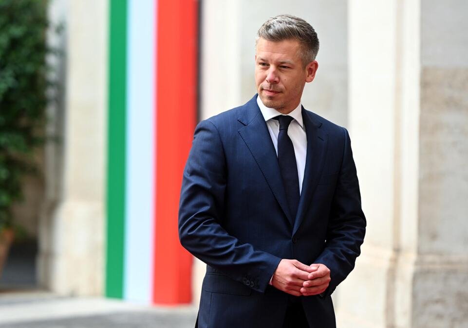 MAĐAR U PRVOJ POSETI INOSTRANSTVU KAO PREMIJER Novi predsednik vlade u Budimpešti stiže u Poljsku, avionom do Krakova, pa vozom za Varšavu i Gdanjsk