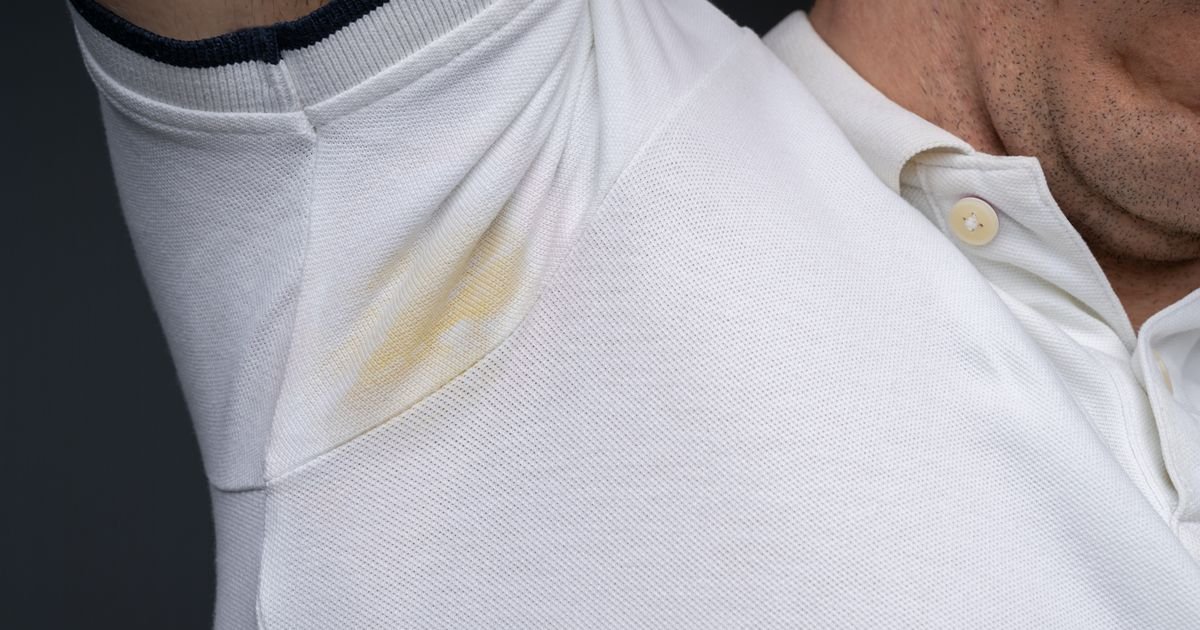 Nema više žutih pazuha na belim majicama: 5 jeftinih sastojaka koji rešavaju problem