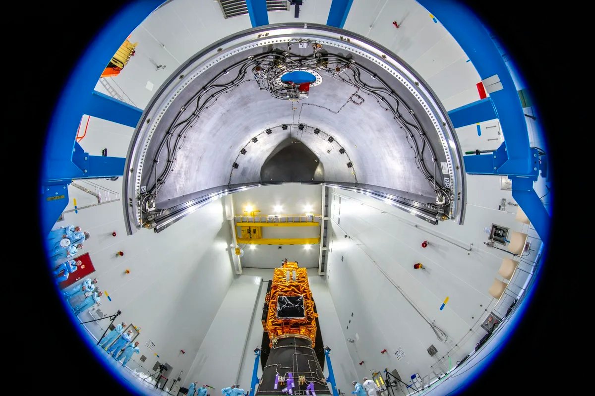 Evropska svemirska agencija lansirala naučni satelit Smajl koji će proučavati zemljino magnetno polje