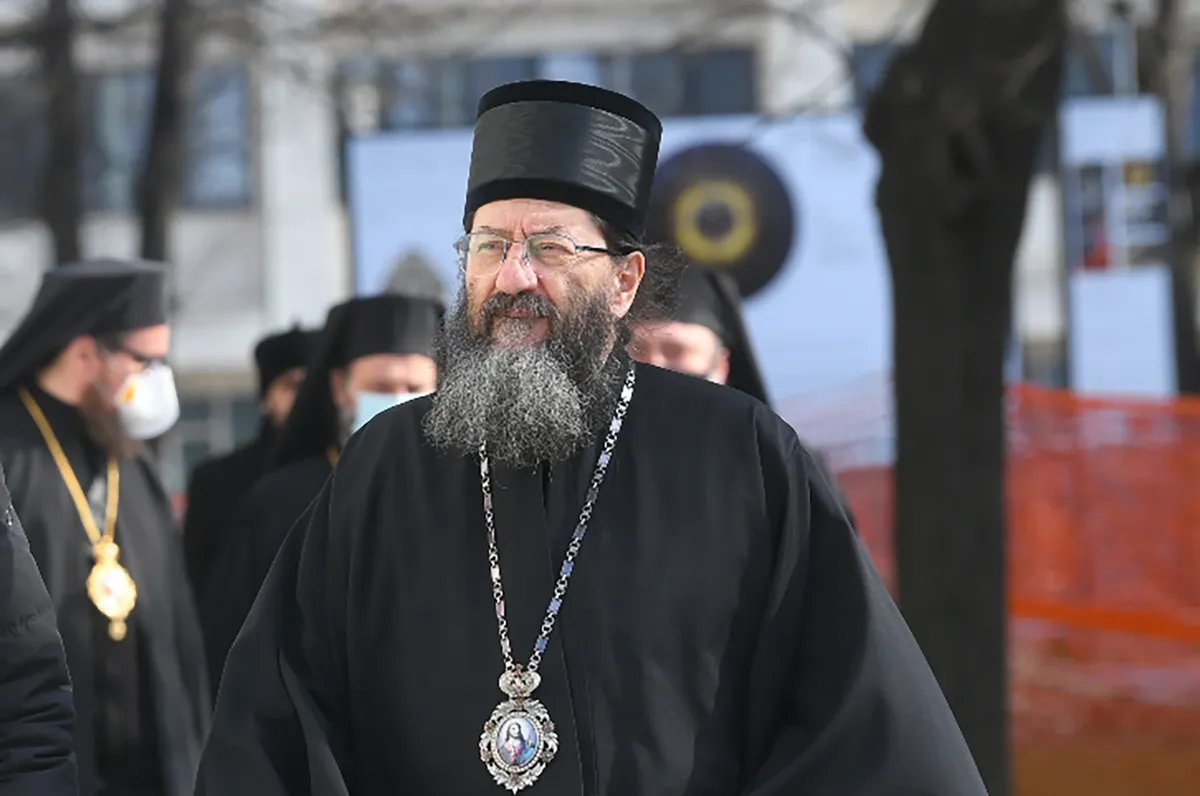 Oglasili se studenti Bogoslovije o smeni mitropolita Justina žičkog: "Deluje da je naredba stigla iz državnog vrha, postupak protiv njega montiran"