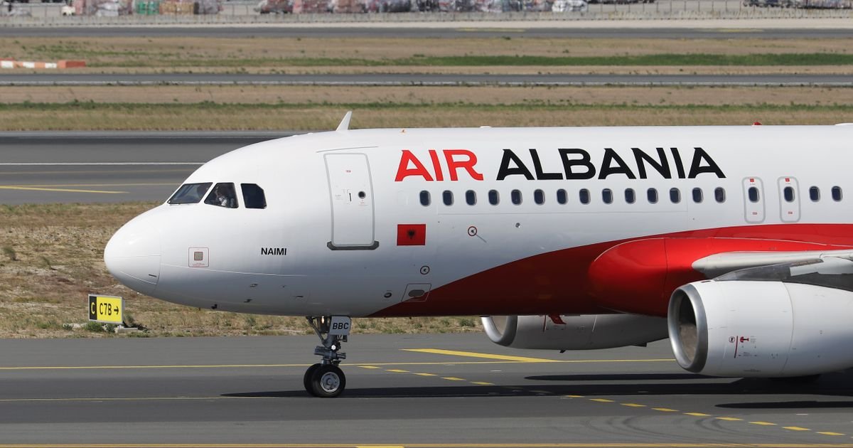 Bivši avion Er Albanije završio u Moskvi: Airbus A320 dobio rusku registraciju uprkos sankcijama