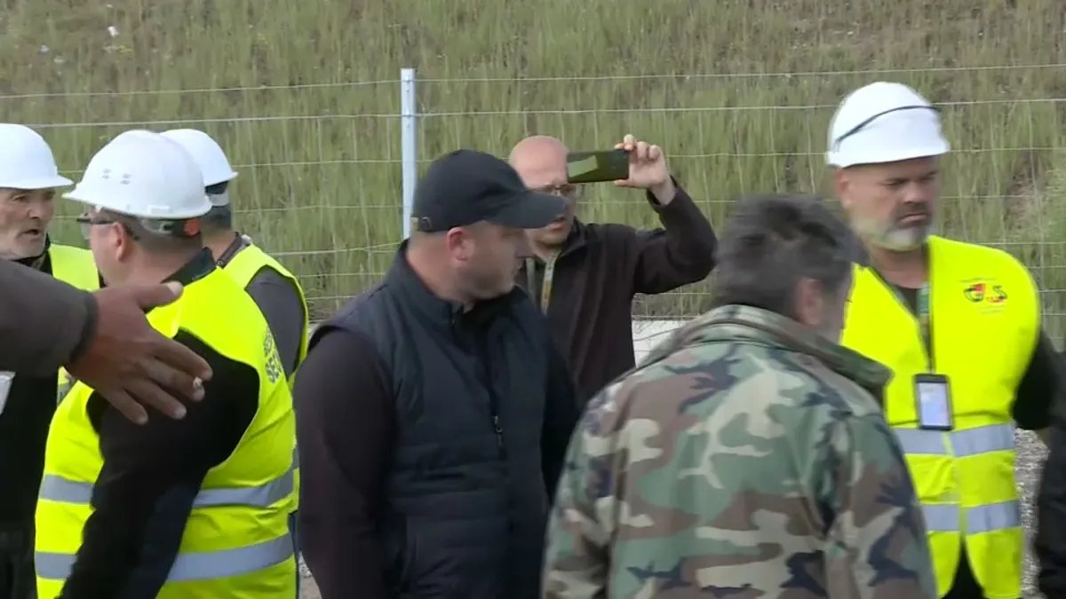 Povrtari protestuju u Miločaju, jedna žena povređena: "Radnik je gurnuo"
