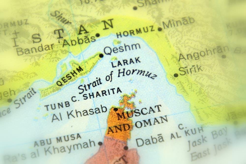 KINESKI TANKERI PROŠLI KROZ ORMUSKI MOREUZ! Kompanijama koje prate pomorski saobraćaj to pozitivan znak da SLEDI SKORI KRAJ RATA Amerike i Izraela protiv Irana