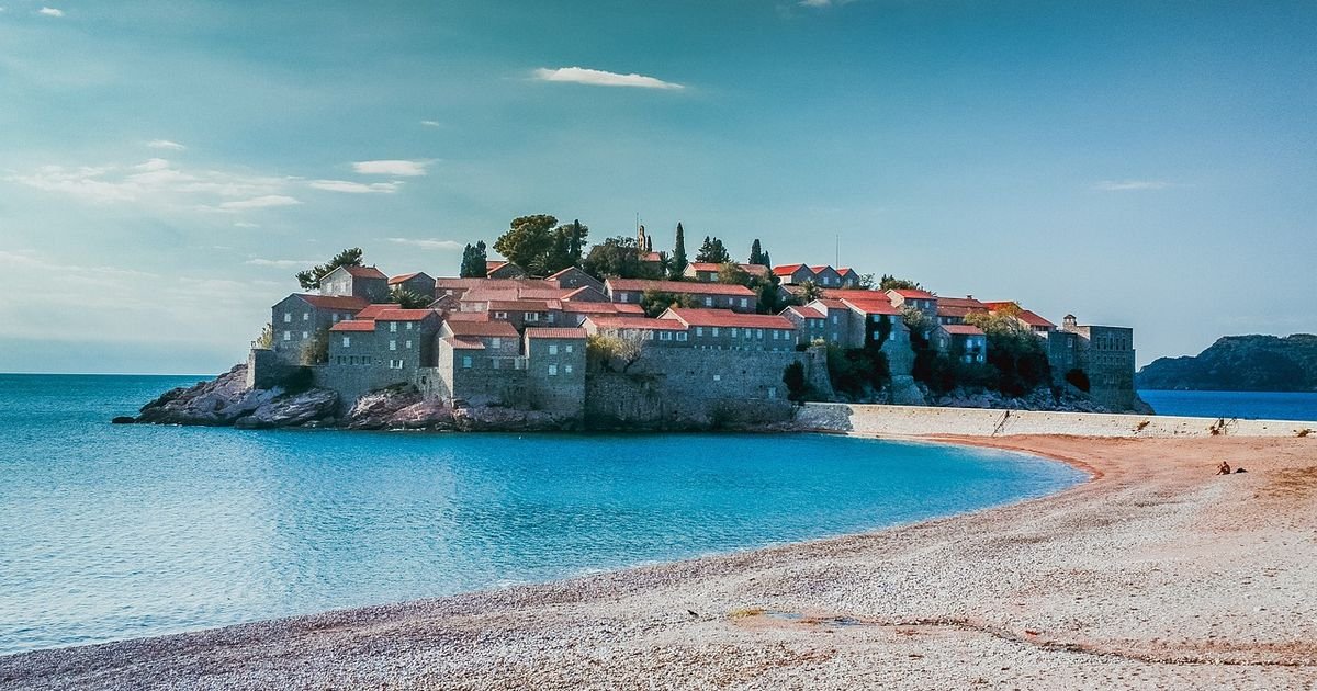 Posle pet godina pauze, Sveti Stefan i Vila Miločer ponovo otvaraju vrata: Rasprodate sve sobe za sezonu