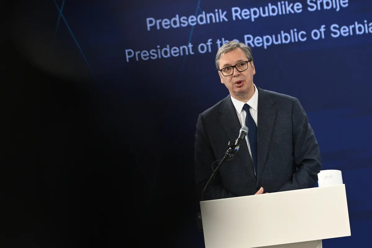 Vučić posle razgovara sa Ursulom  fon der Lajen: Idem u Tivat