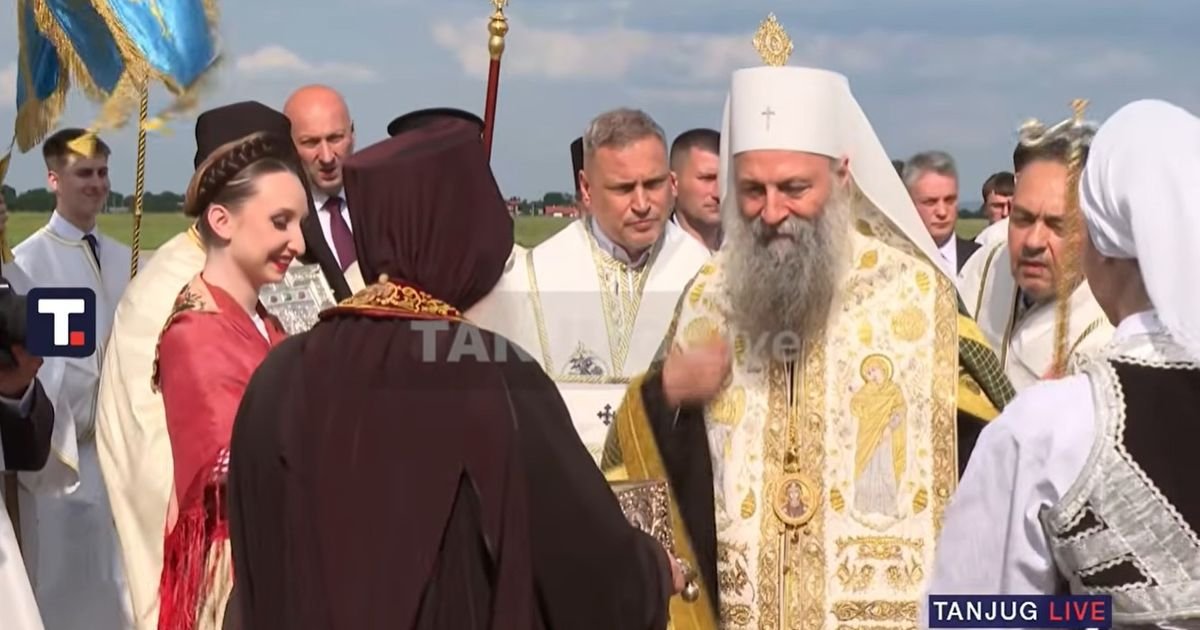 Patrijarh Porfirije: Danas smo zaista blagosloveni jer po ljubavi Svete Gore pohodi nas Pojas Bogorodice