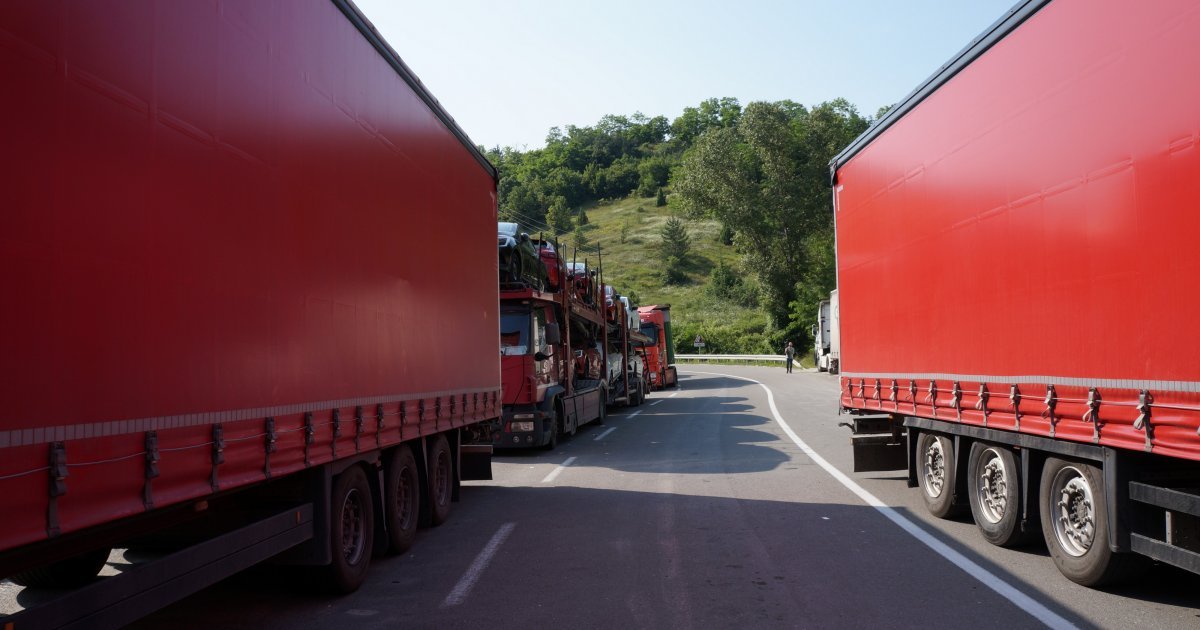Teretnjaci na izlazu iz Srbije čekaju četiri sata na pelazu Šid
