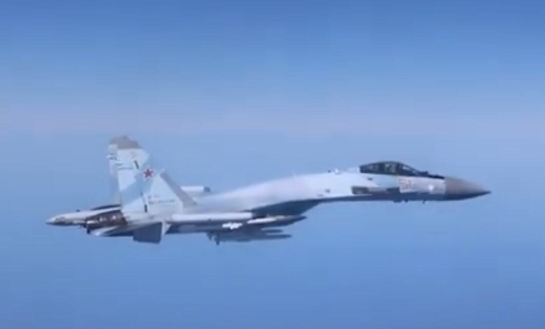 BLISKI SUSRET IZNAD CRNOG MORA: Ruski avion se približio britanskoj špijunskoj letelici na samo nekoliko metara! (VIDEO, FOTO)