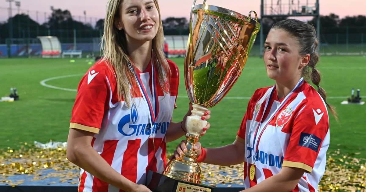Zvezda osvojila novu "duplu krunu": Ćerka potpredsednice FSS rešila meč sa penala, majka joj dala medalju