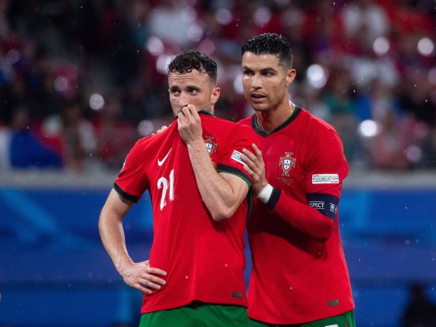UH... OVAJ GEST SELEKTORA PORTUGALA JE RASPLAKAO CELU PLANETU! Diogo Žota se našao na spisku za Svetsko prvenstvo - ovo boli celu naciju...