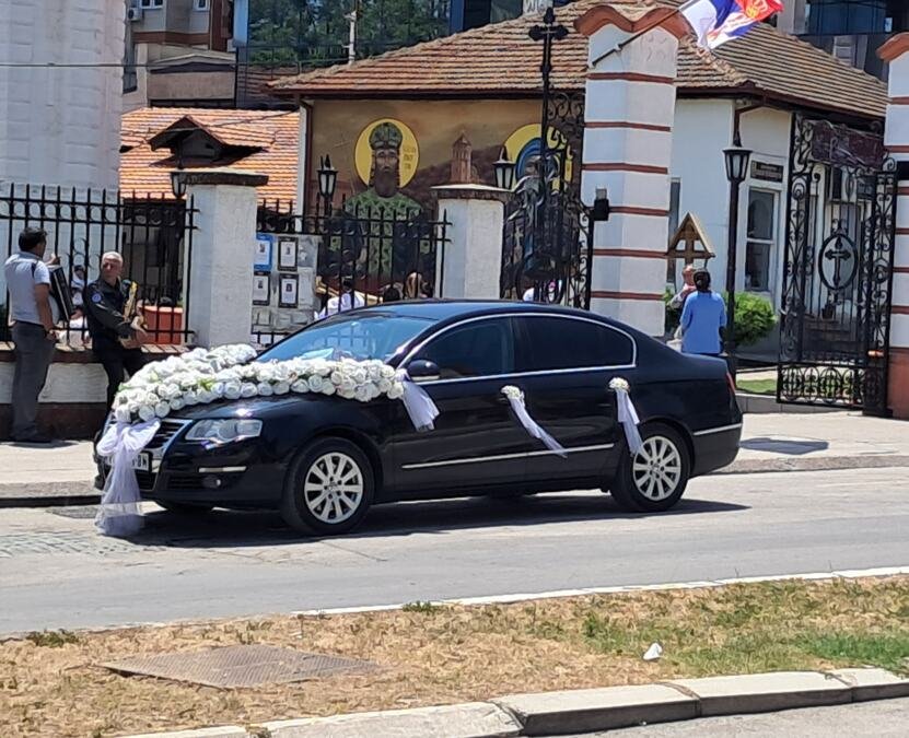 NEKAD SE ZNAO RED, ŠTA MLADENCIMA POKLANJA KUM, A ŠTA STARI SVAT: Koverta s novcem tad nije postojala, starojko na svadbu nije polazio bez jedne od ove 2 stvari