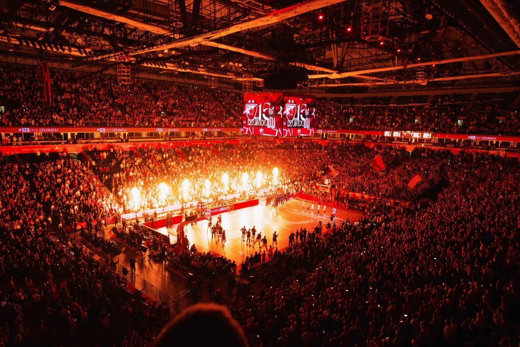 Košarkaši Crvene zvezde i Partizana večeras igraju drugi meč polufinala ABA lige