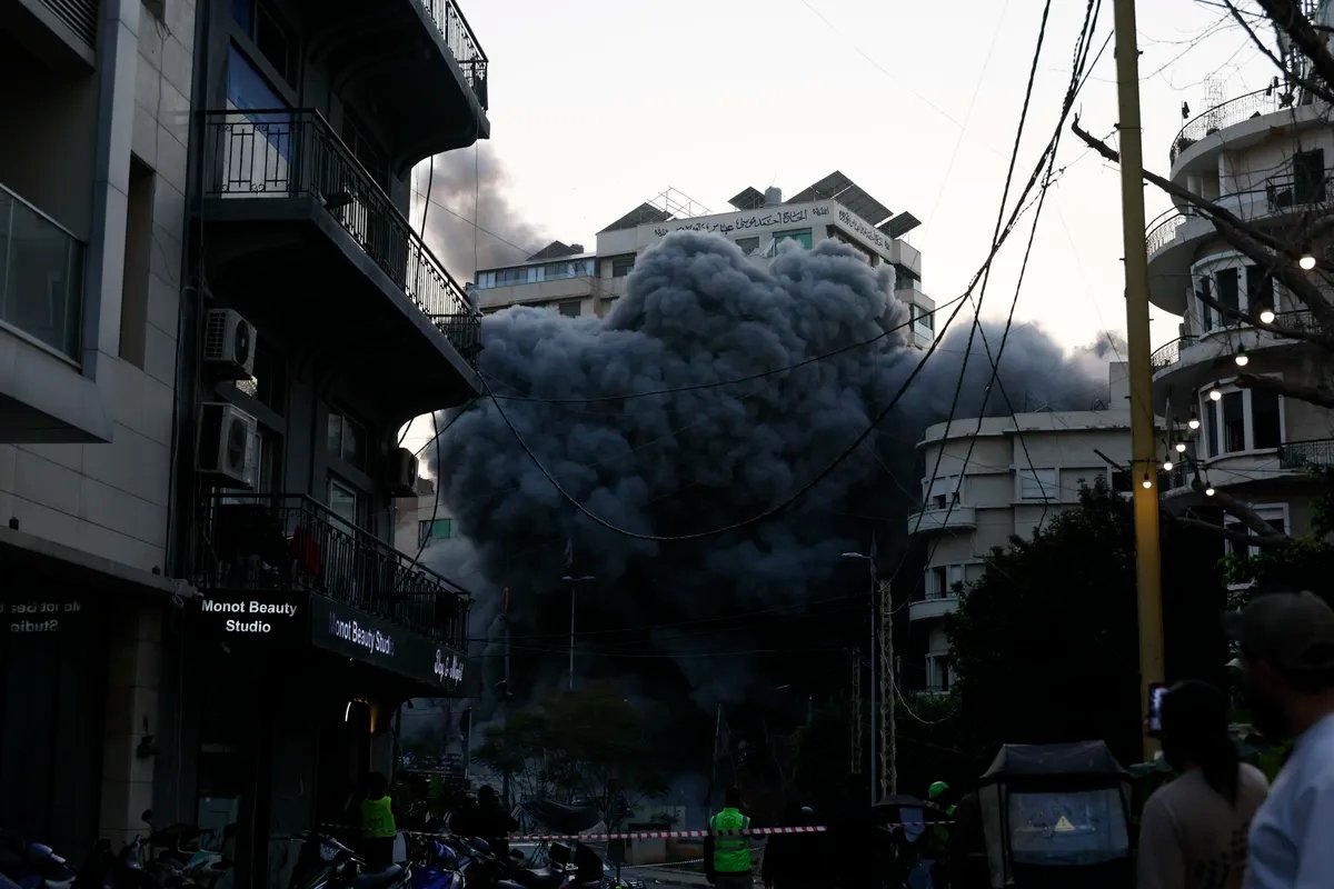Hezbolah raketama i dronovima napao izraelske snage, Izrael bombardovao jug Libana
