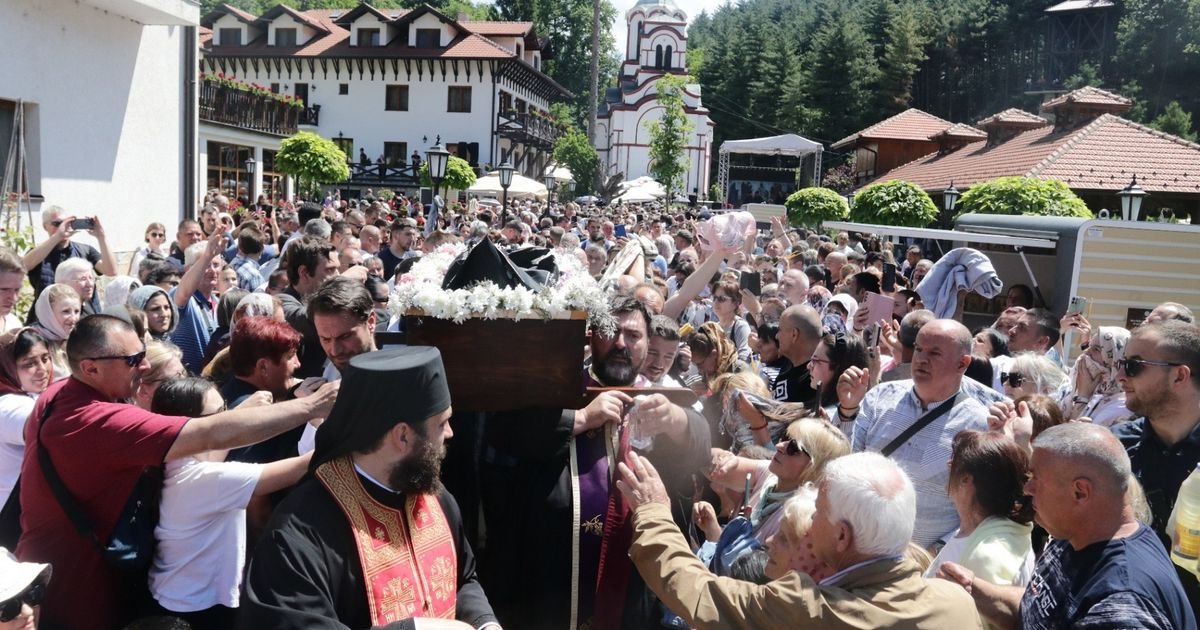 VELIKI DOGAĐAJ ZA SVE VERNIKE: U nedelju presvlačenje moštiju Svetog Zosima u manastiru Tumane