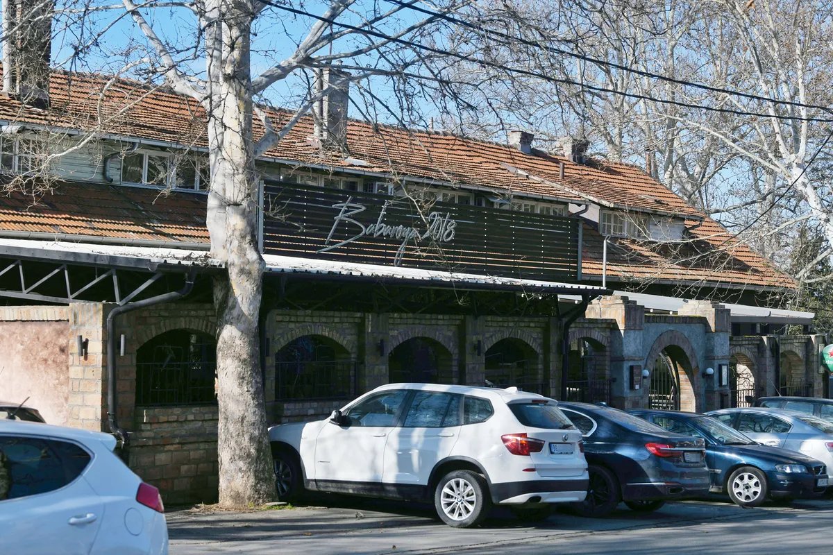 Nova serija napada na poznate lokale u Beogradu: Bombe bačene na "Babarogu" i "Angelino", razbijen izlog "Vinoteke"