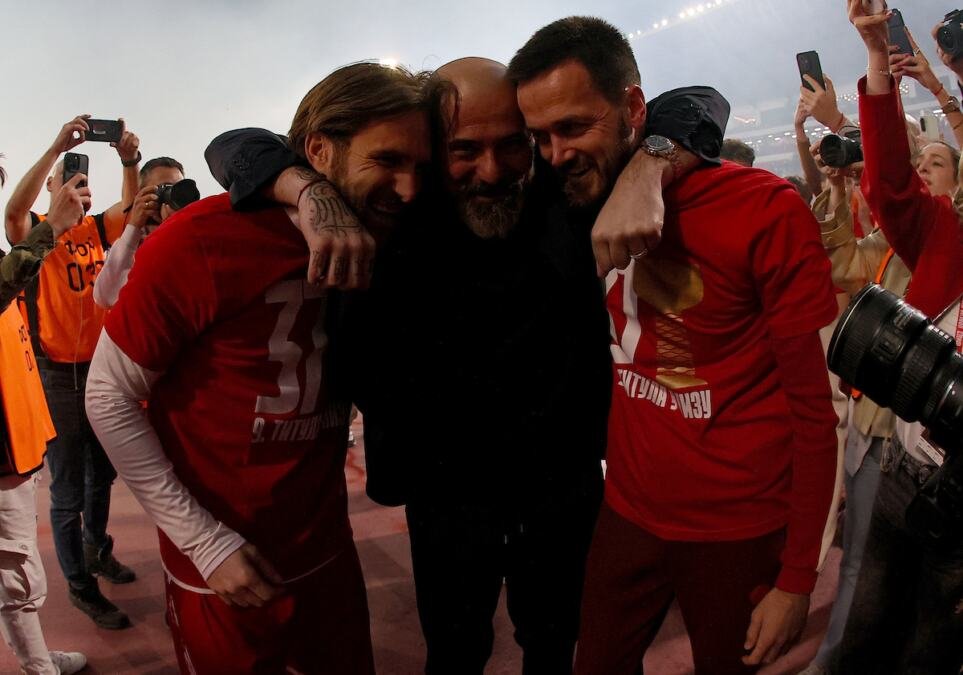 ZVEZDA SPREMA SPEKTAKL NA PROSLAVI TITULE: Dejan Stanković pozvao navijače na Marakanu