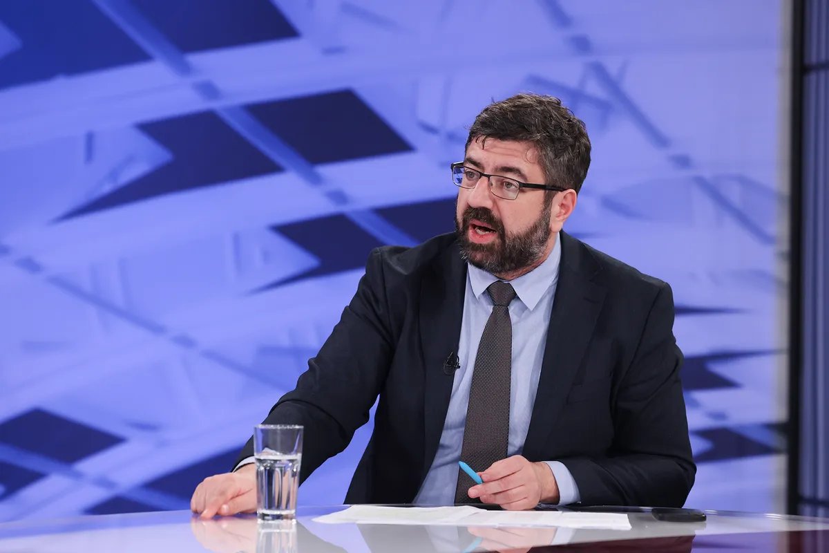 Lazović: Po Beogradu gore lokali i dešavaju se mafijaški obračuni, a ministar Dačić ćuti