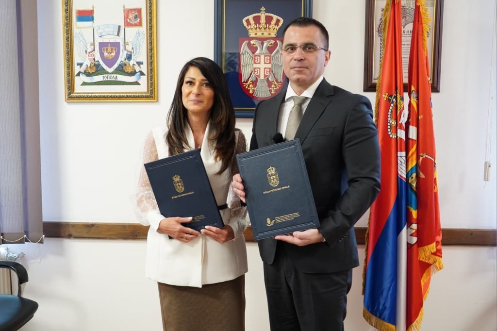 Milićević potpisao ugovore o letnjim kampovima za mlade iz dijaspore i regiona u Topoli i Rači