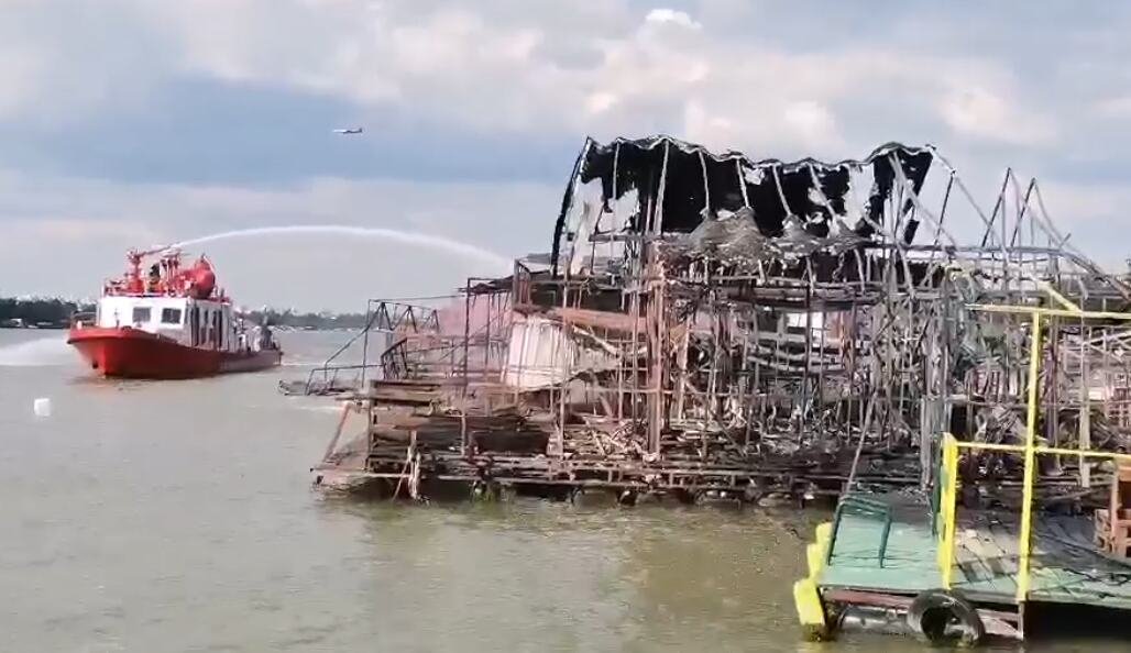 VATRENA STIHIJA PROGUTALA SPLAVOVE: Vatrogasci-spasioci u poslednjem trenutku sprečili još veću katastrofu na Adi Ciganliji (FOTO/VIDEO)