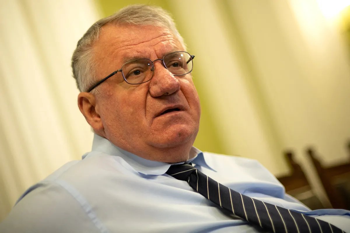 Izveštaj: Srpske institucije već duže od dve godine pokazuju potpunu inertnost u predmetu protiv Šešelja