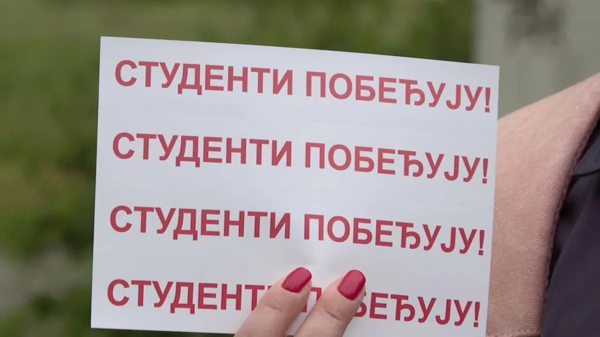 Novosađani se u velikom broju odazvali akciji štampanja poruke "Studenti pobeđuju"