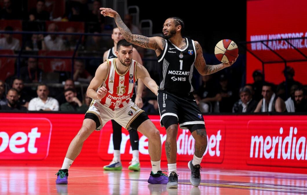 PIONIR SE TRESE! NAVIJAČI ZVEZDE TERAJU UPRAVU! Pogledajte skandiranje Delija! VIDEO