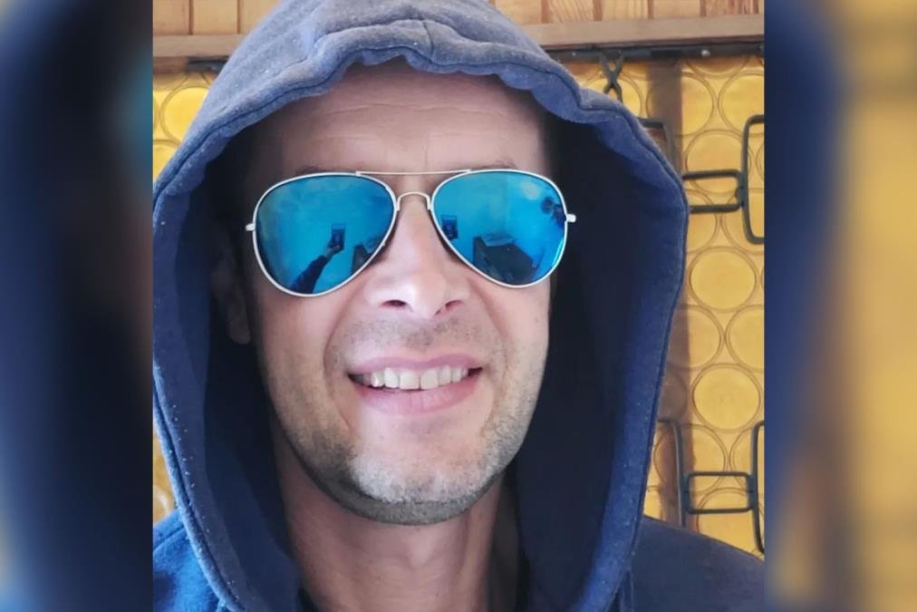"NIJE KASNO DA IMAM DECU" Pevač (55) harao scenom devedesetih, sad ogolio dušu! Iskreno progovorio o tragediji, potomstvu i POROCIMA: To nije ništa strašno...