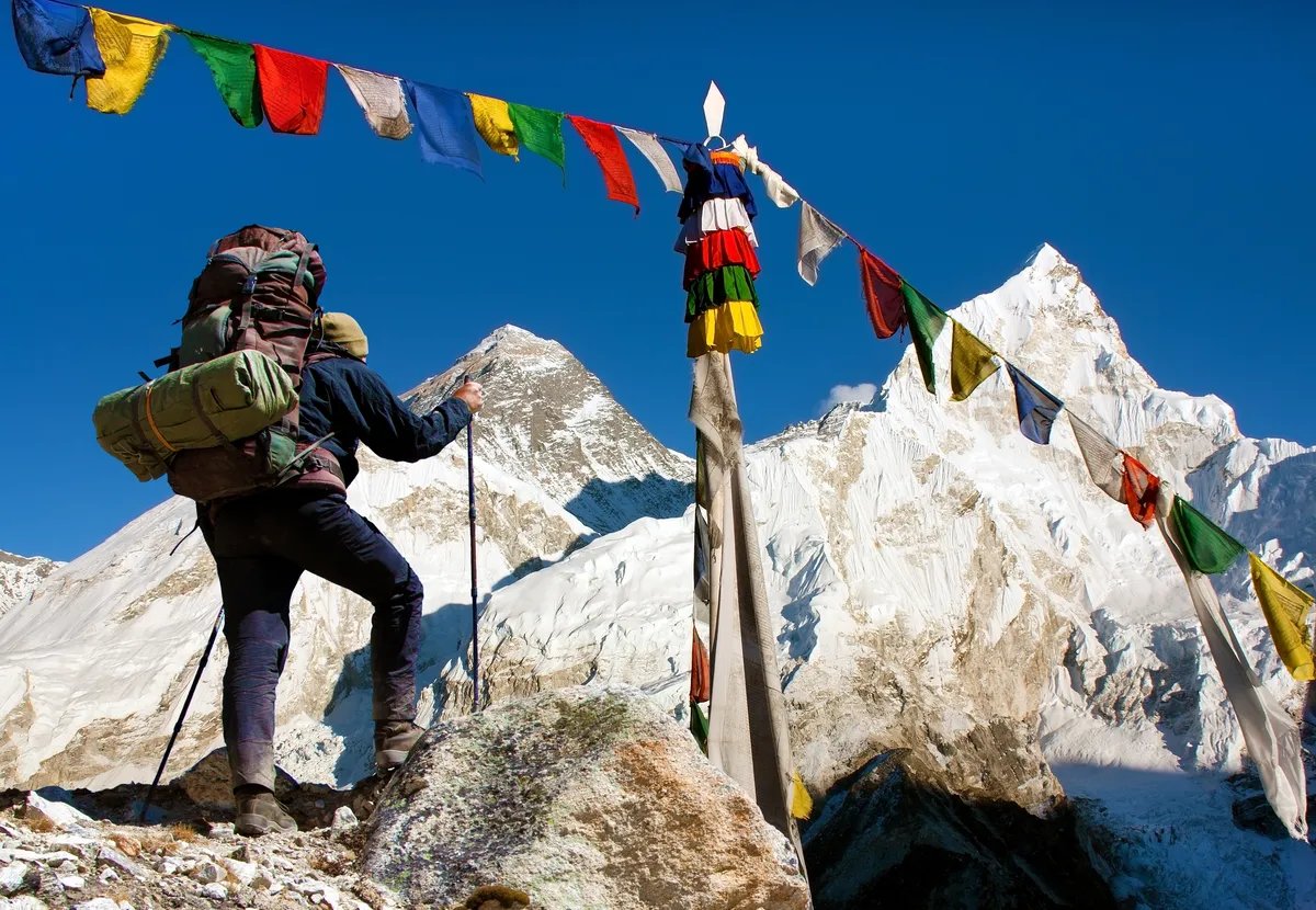 Oboren rekord u broju uspona na Mont Everestu