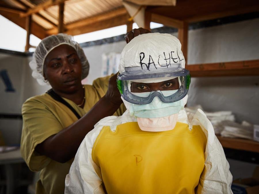 EBOLA SE ŠIRI U KONGU: Besna rulja zapalila centar za lečenje, najmanje 160 mrtvih!