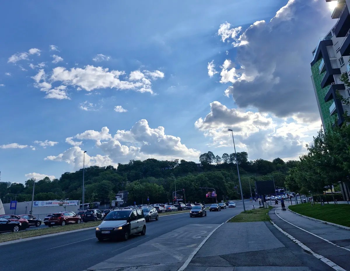Danas promenljivo - na severu suvo, južnije kišovito, moguće i nepogode, do 26 stepeni