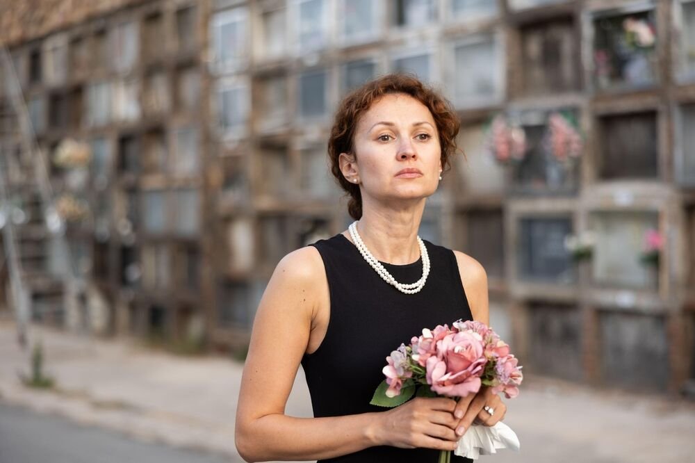 SVETLANA SE USELILA U NOVU KUĆU, PA NA OGLEDALU PRONAŠLA PORUKU: "Nemoj da otvaraš ovu sobu" Čim je videla kvaku...