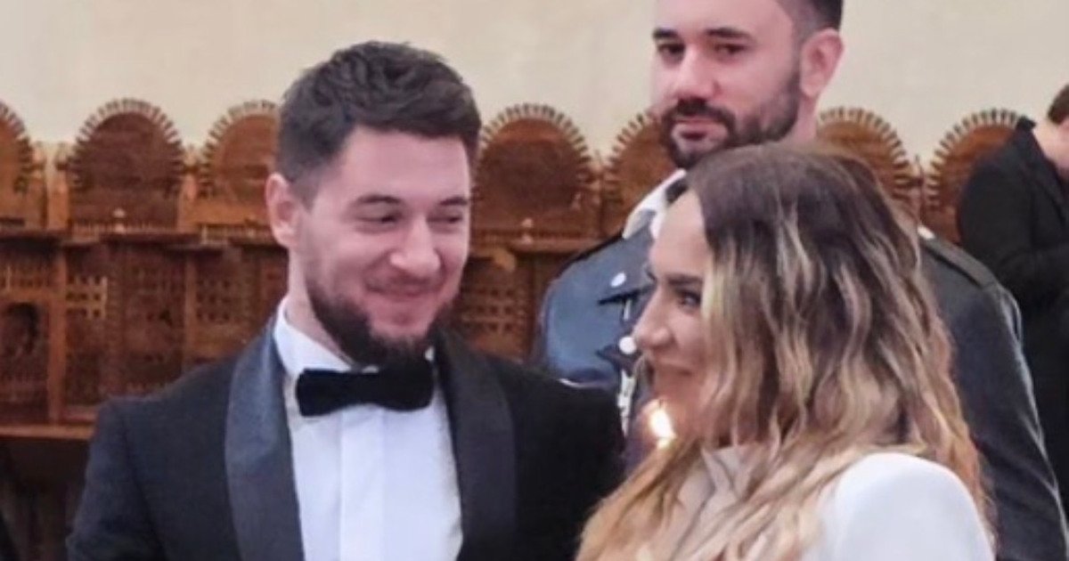 Jova Stefanović postao otac, 5 godina starija koleginica mu rodila sina: Oglasio se pevač, izabrao srpsko ime
