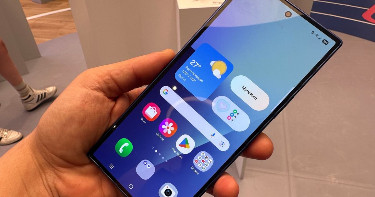 Samsung sprema telefon koji se razvlači kao roletna i sam pomera kameru?