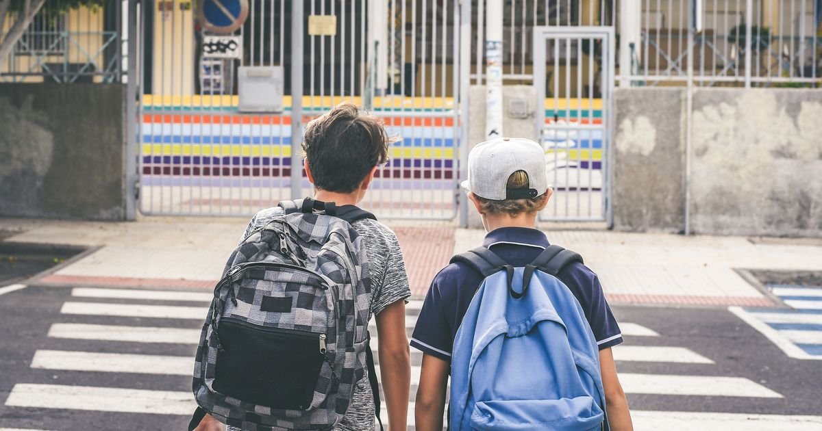 Jeziv trend u Srbiji! Mladi ušmrkavaju opasni prah kroz nos, stručnjaci upozoravaju: Ovo ih sprema za KOKAIN