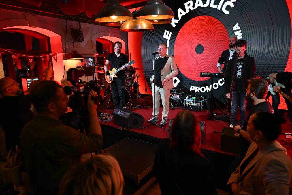 Nele Karajlić u Banjaluci predstavio Pijani brod - novi album kao snažan autorski iskorak