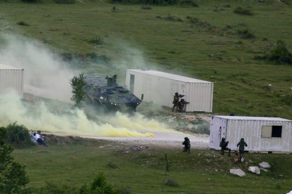 Kod Bujanovca taktička pokazna vežba u okviru prve zajedničke vojne vežbe Srbija-NATO