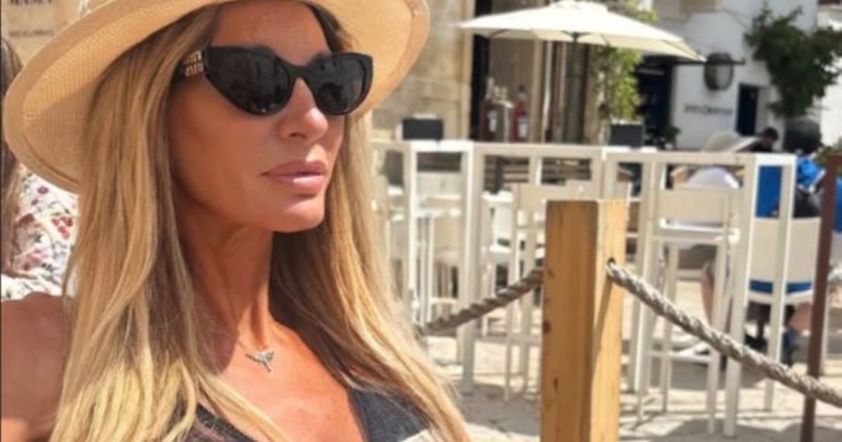 Kalinićeva bivša raspalila maštu: Otišla iz Srbije, Sandri viri kupaći, pa pokazala kako uživa posle razvoda