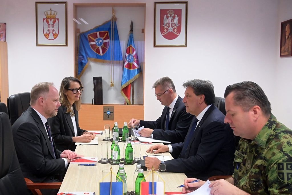 Gašić: Srbija posvećena dijalogu i vojnoj neutralnosti, saradnja sa NATO kroz Partnerstvo za mir