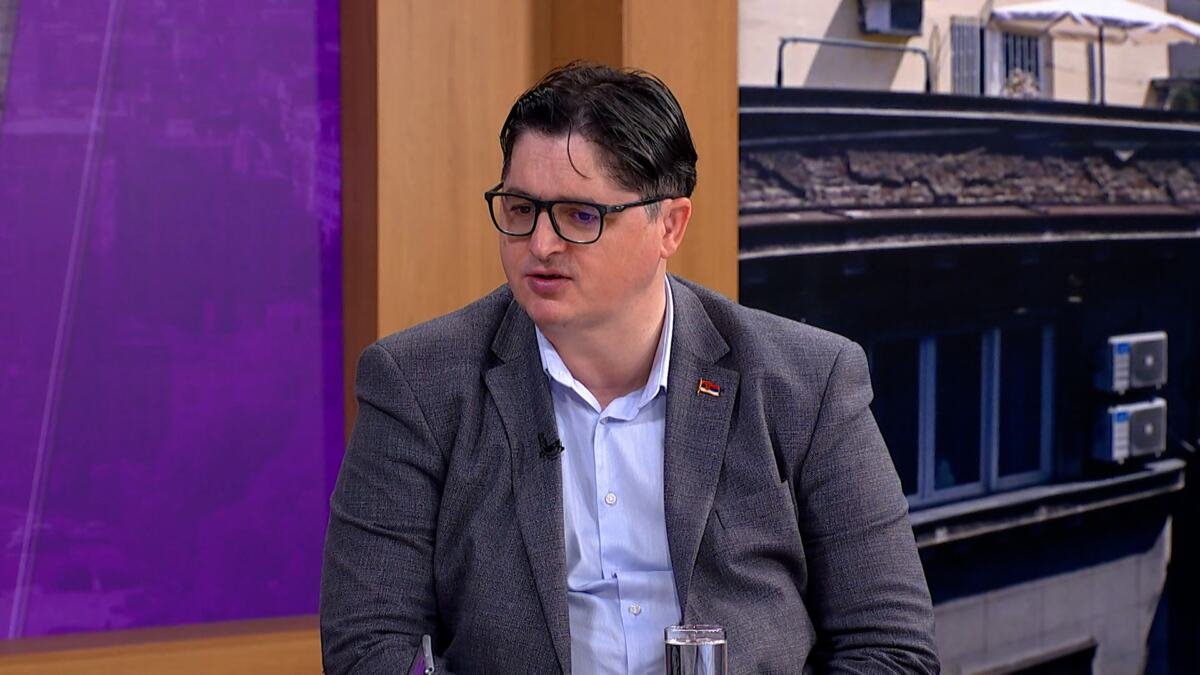 "CILJ BLOKADERA JE KRVOPROLIĆE" Uglješa Mrdić nikad oštrije o neprijavljenim skupovima u Srbiji: "Namerno to rade da bi izazvali incidente"