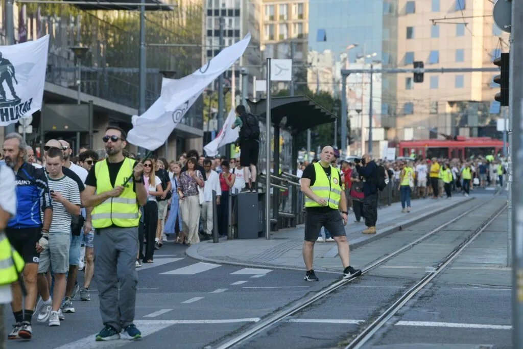 Građanski aktivisti iz zapadne Srbije sutra organizovano dolaze na protest na Slaviji