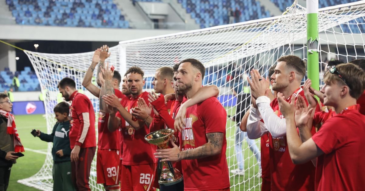 Crvena zvezda - OFK Beograd: Sve je spremno za slavlje, crveno-beli podižu pehar Superlige Srbije