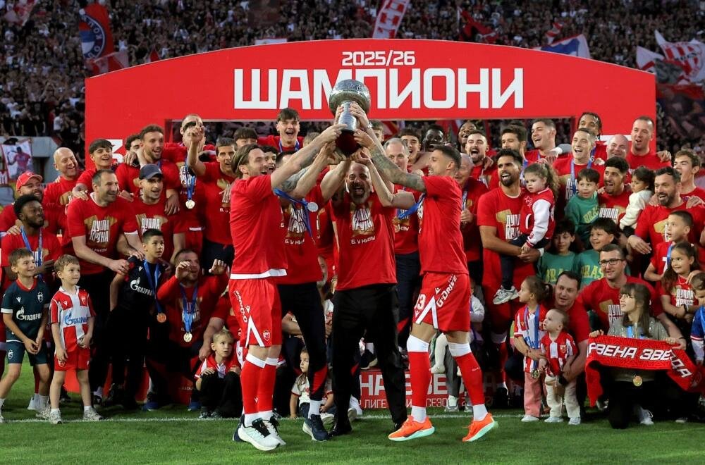Džajić uručio Zvezdi pehar!