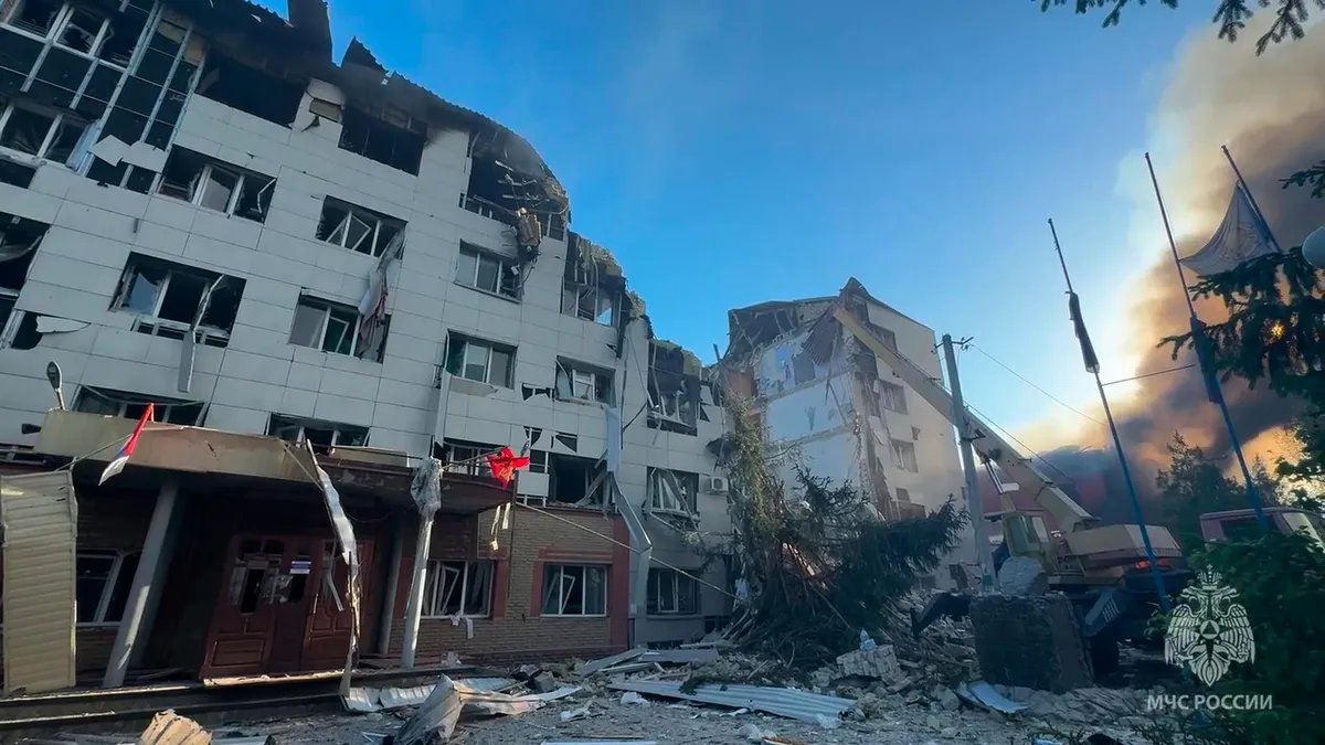 Ruski zvaničnici: Požar na naftnom terminalu, uzrok pad delova dronova