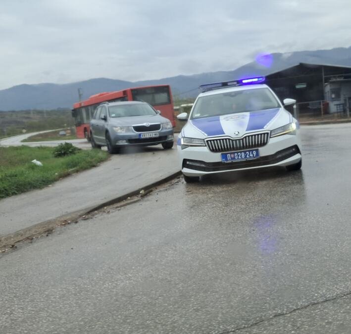 KOLAPS NA AUTO-PUTU KOD SURČINA! Saobraćajna nesreća paralisala saobraćaj: Vozačima se savetuje preusmeravanje na alternativne pravce!
