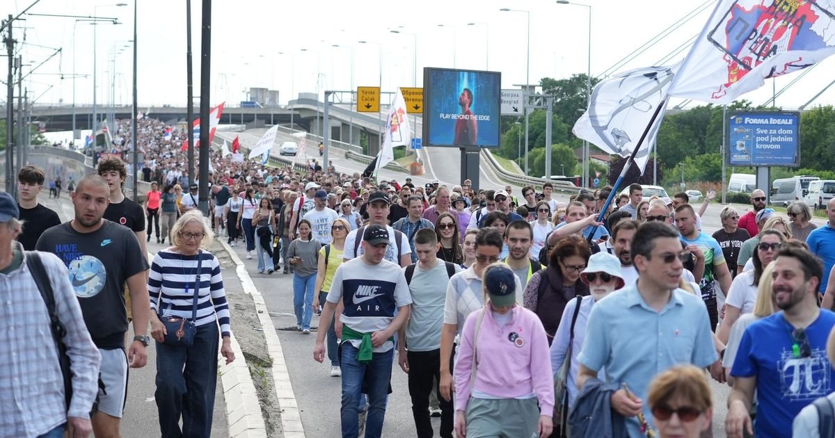 Na Trgu Slavija u Beogradu počeo protest studenata u blokadi
