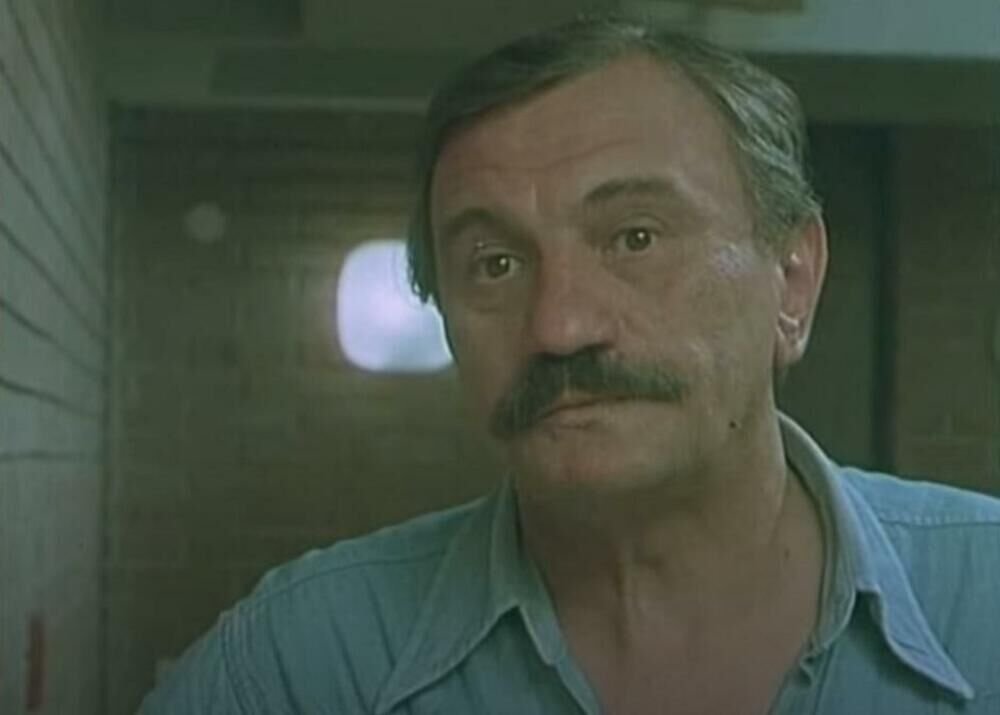 (FOTO) ŽENE ODLEPILE ZA GIDRINIM UNUKOM! Govore mu da je FRAJERČINA: Lep je kao apolon i ljubi OVU VATRENU PLAVUŠU!