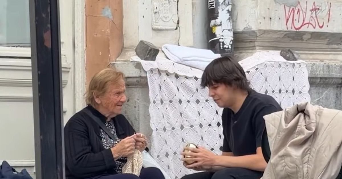 "Ja ću da ti dam, ali..." Luka je prišao baki koja je sedela na ulici, njen potez rasplakao je Srbiju