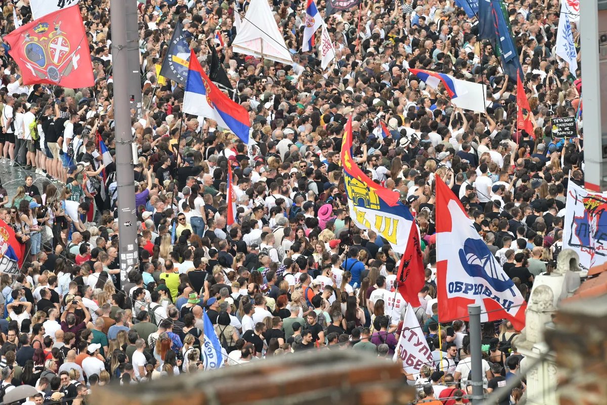 Bivši fudbaler podelio snimak koji najbolje razotkriva laži režima o protestu na Slaviji: Verujete li njima ili svojim očima