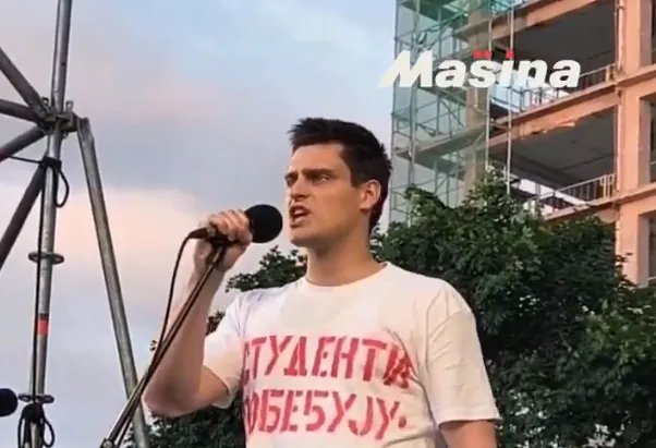 "Dok nema pravde za narod, ne sme biti mira za vlast": Student Andrej Tanko obratio se skupu na Slaviji