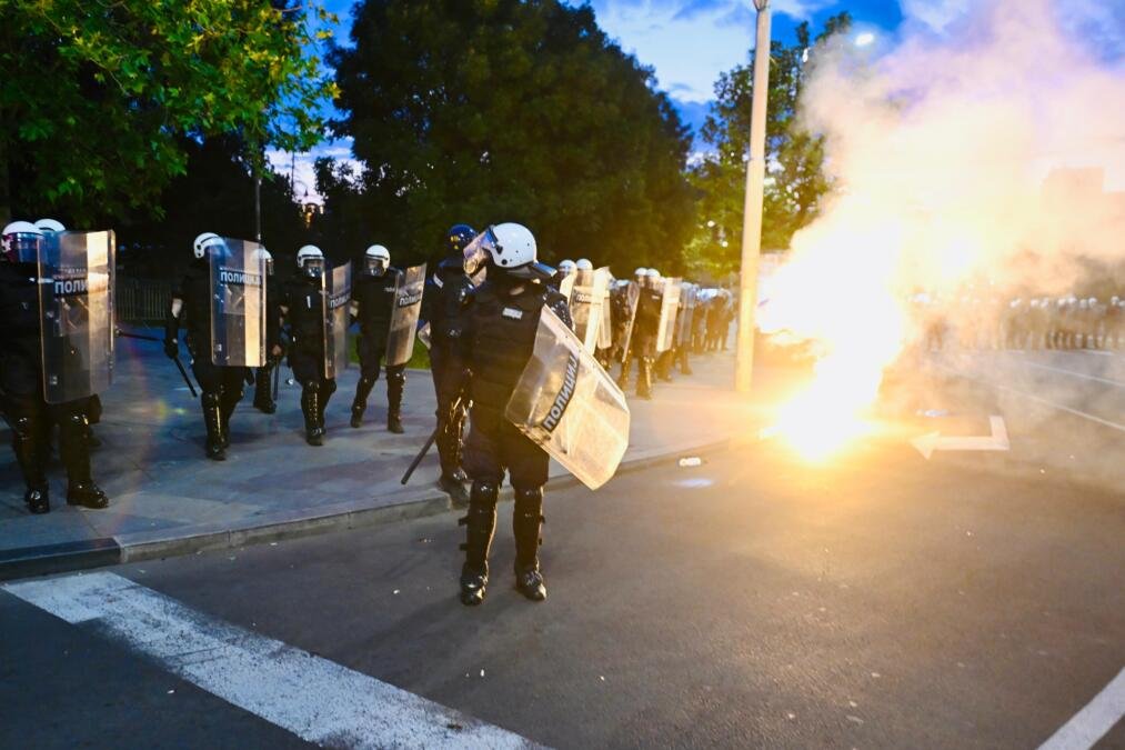 "SVI KOJI SU NAPALI POLICIJU BIĆE IDENTIFIKOVANI I PROCESUIRANI!" Oglasilo se Više javno tužilaštvo u Beogradu nakon brutalnog napada blokadera!